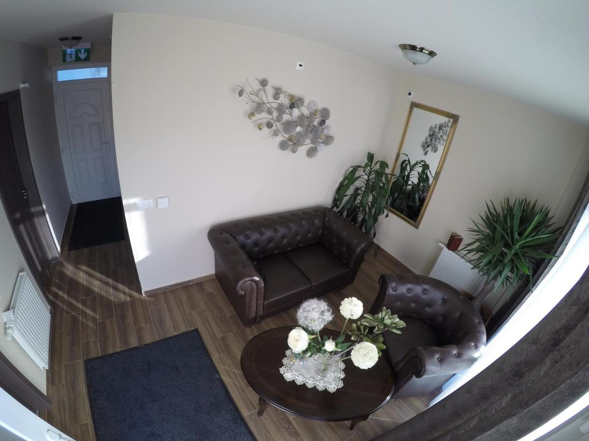 Fonix Apartman Lenti Luaran gambar