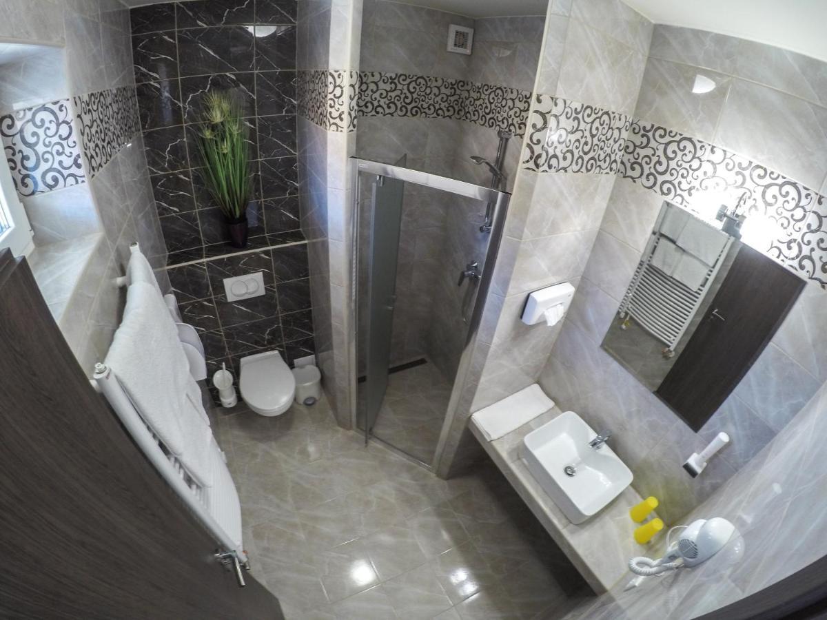 Fonix Apartman Lenti Luaran gambar