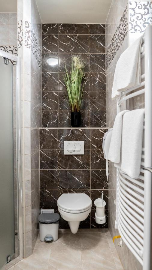 Fonix Apartman Lenti Luaran gambar